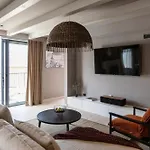 Val & Sol Villa *